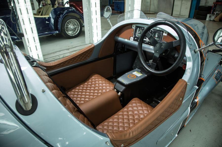 Интерьер Morgan EV3 Concept 2016 года  (фото 6 из 23)